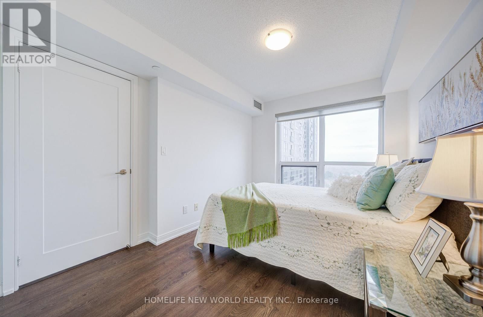 1305 - 255 VILLAGE GREEN SQUARE Image 37