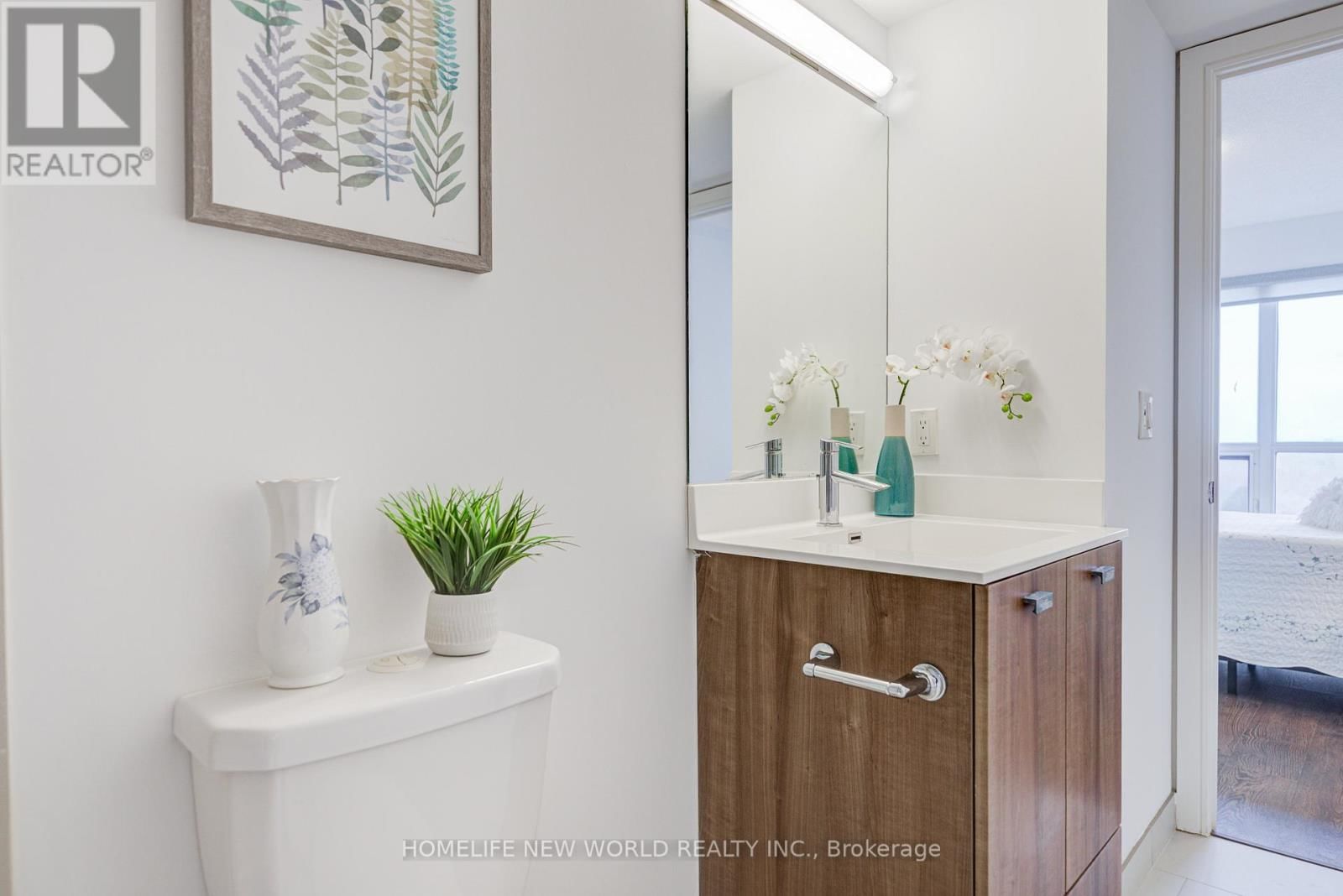 1305 - 255 VILLAGE GREEN SQUARE Image 39