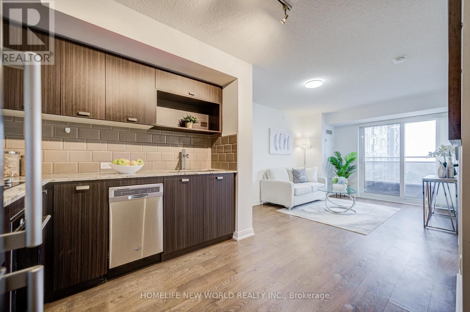 1305 - 255 VILLAGE GREEN SQUARE Image 9