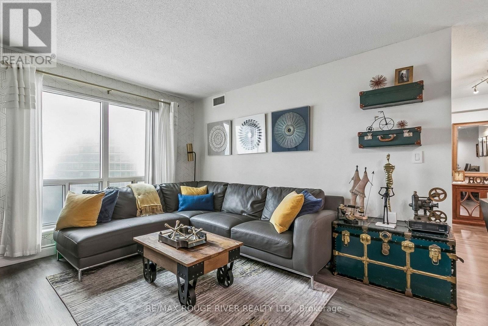 1203 - 11 LEE CENTRE DRIVE Image 19