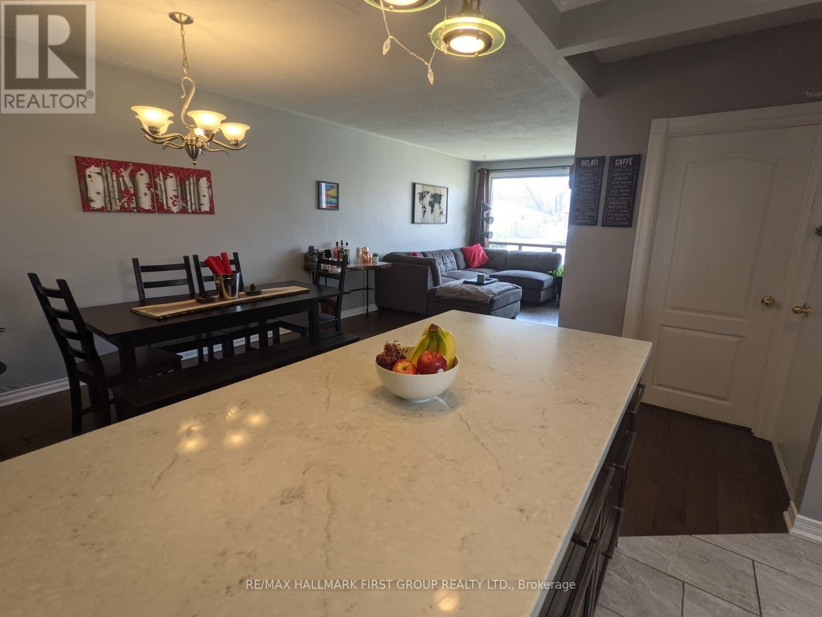 15 THORNCROFT CRESCENT Image 3