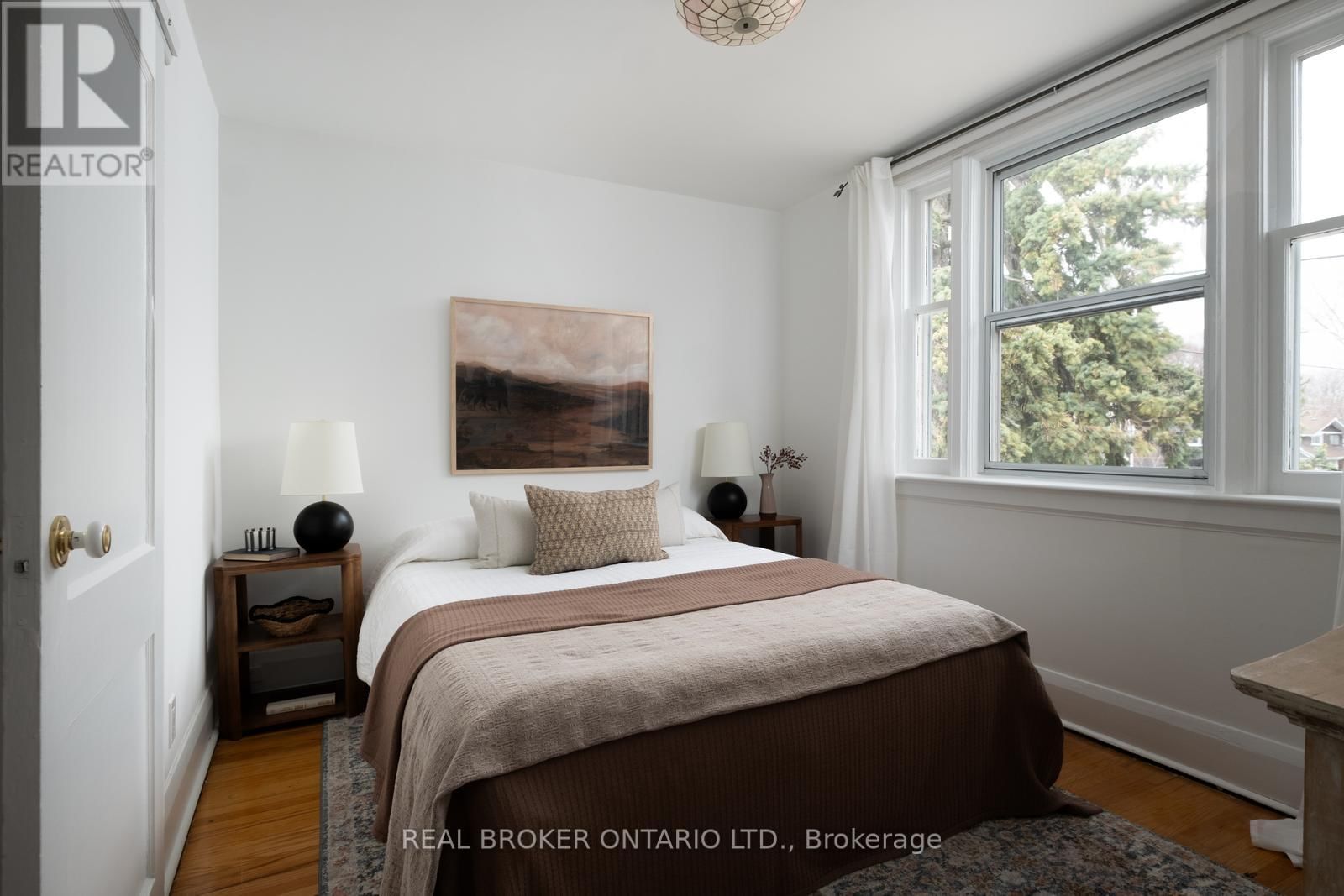 256 MONARCH PARK AVENUE Image 12