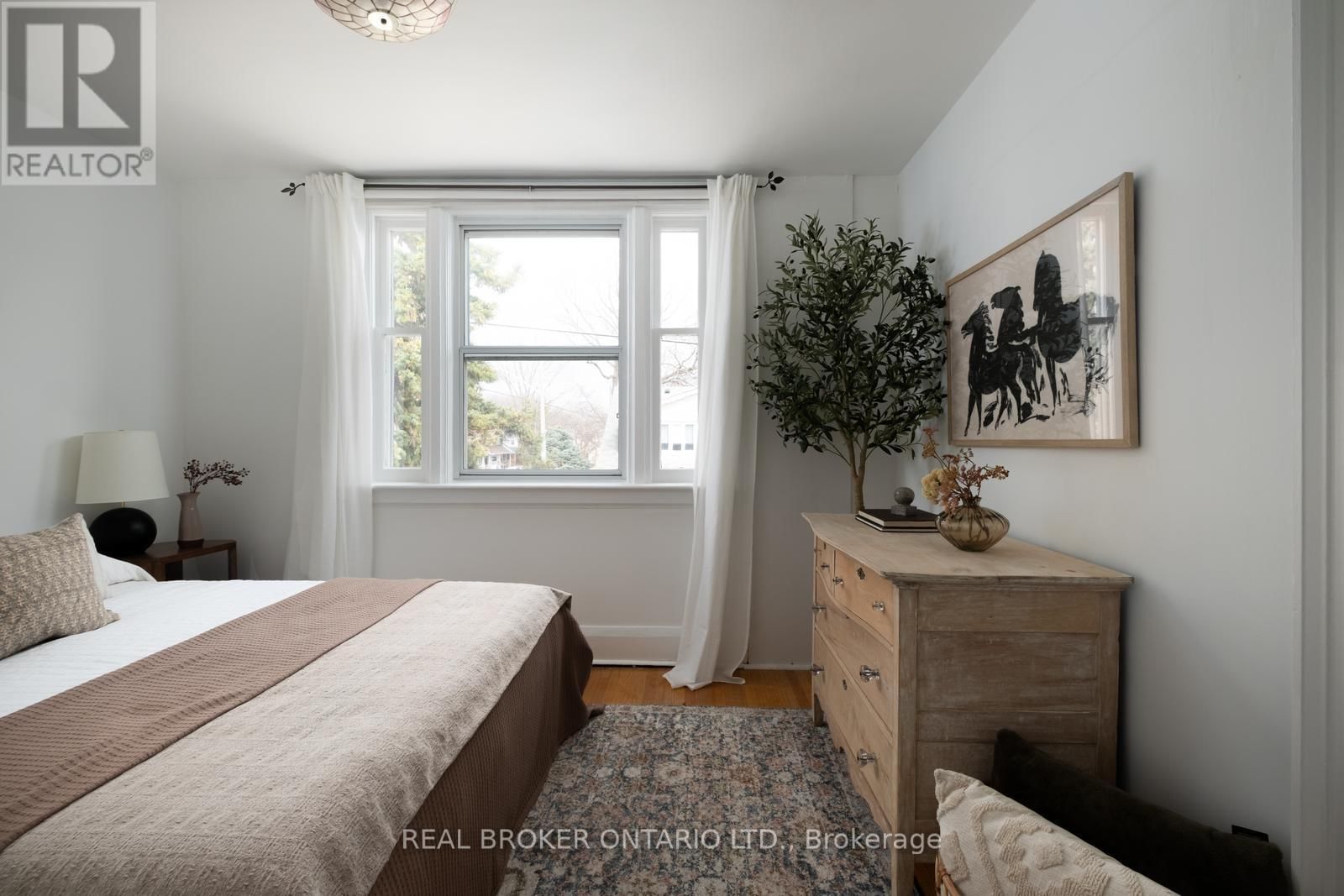 256 MONARCH PARK AVENUE Image 13