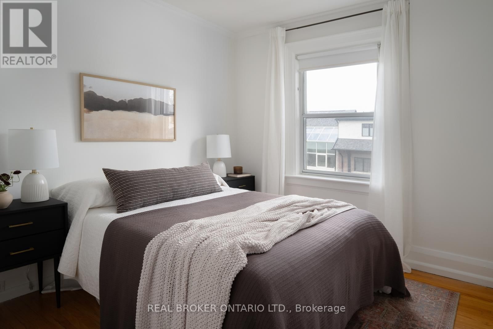 256 MONARCH PARK AVENUE Image 15