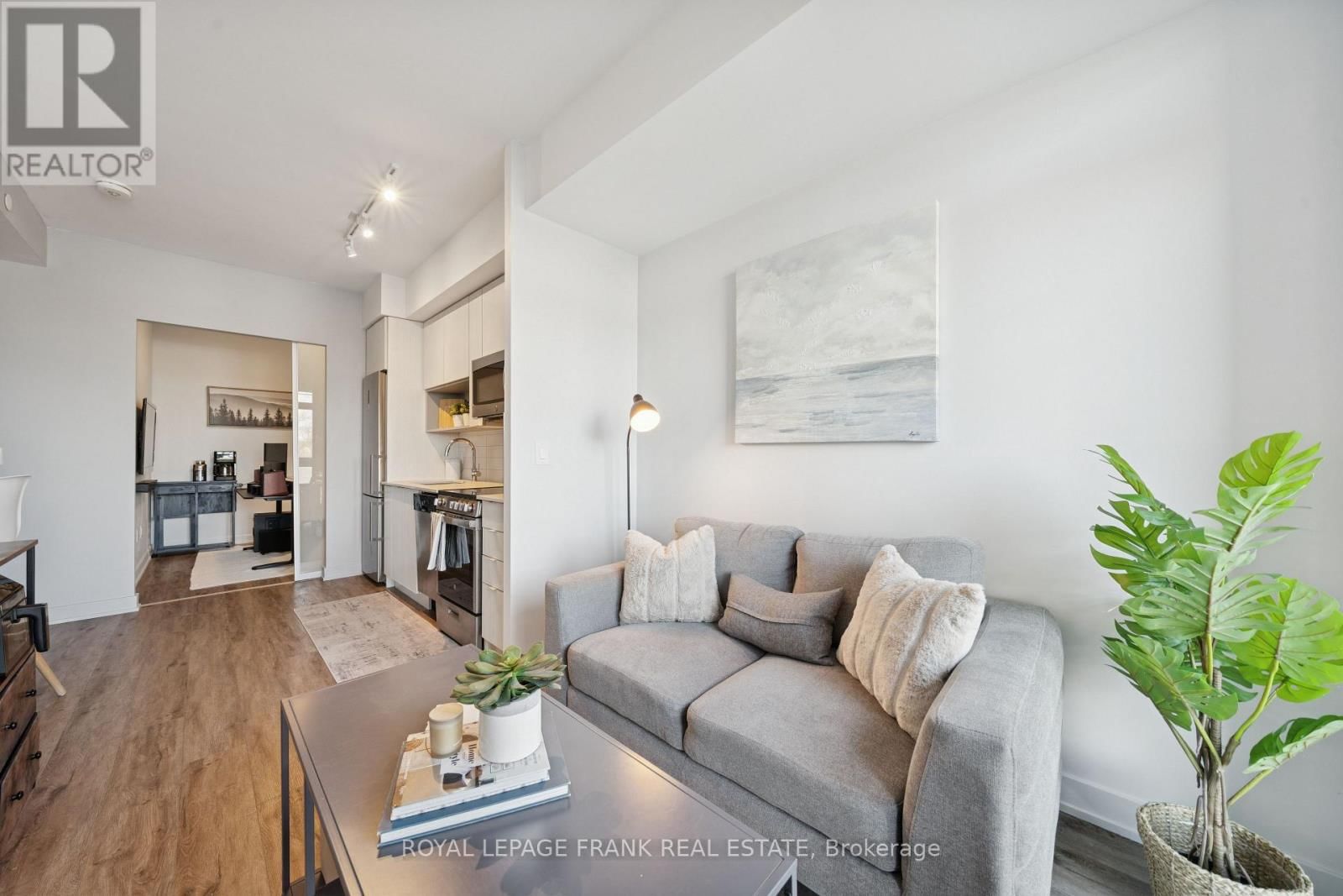 409 - 630 GREENWOOD AVENUE Image 12