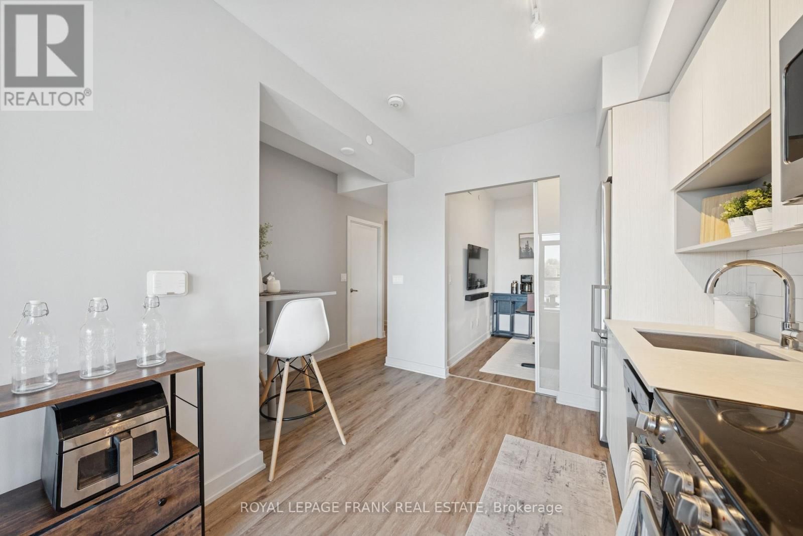 409 - 630 GREENWOOD AVENUE Image 13