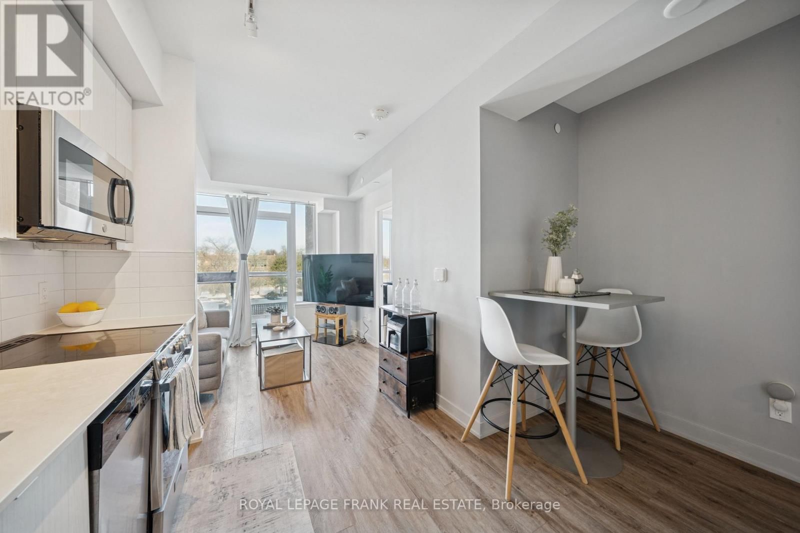 409 - 630 GREENWOOD AVENUE Image 5