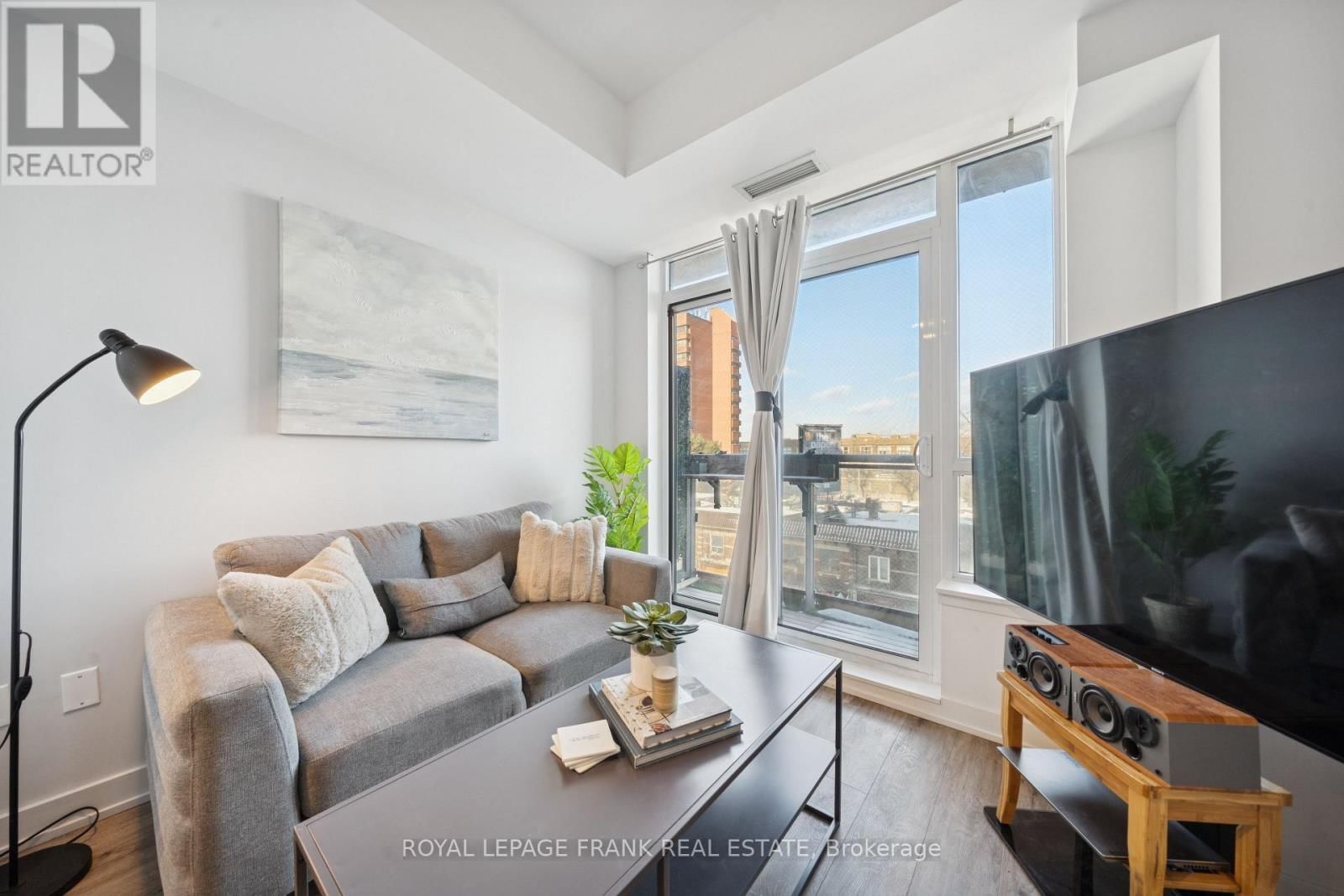 409 - 630 GREENWOOD AVENUE Image 6