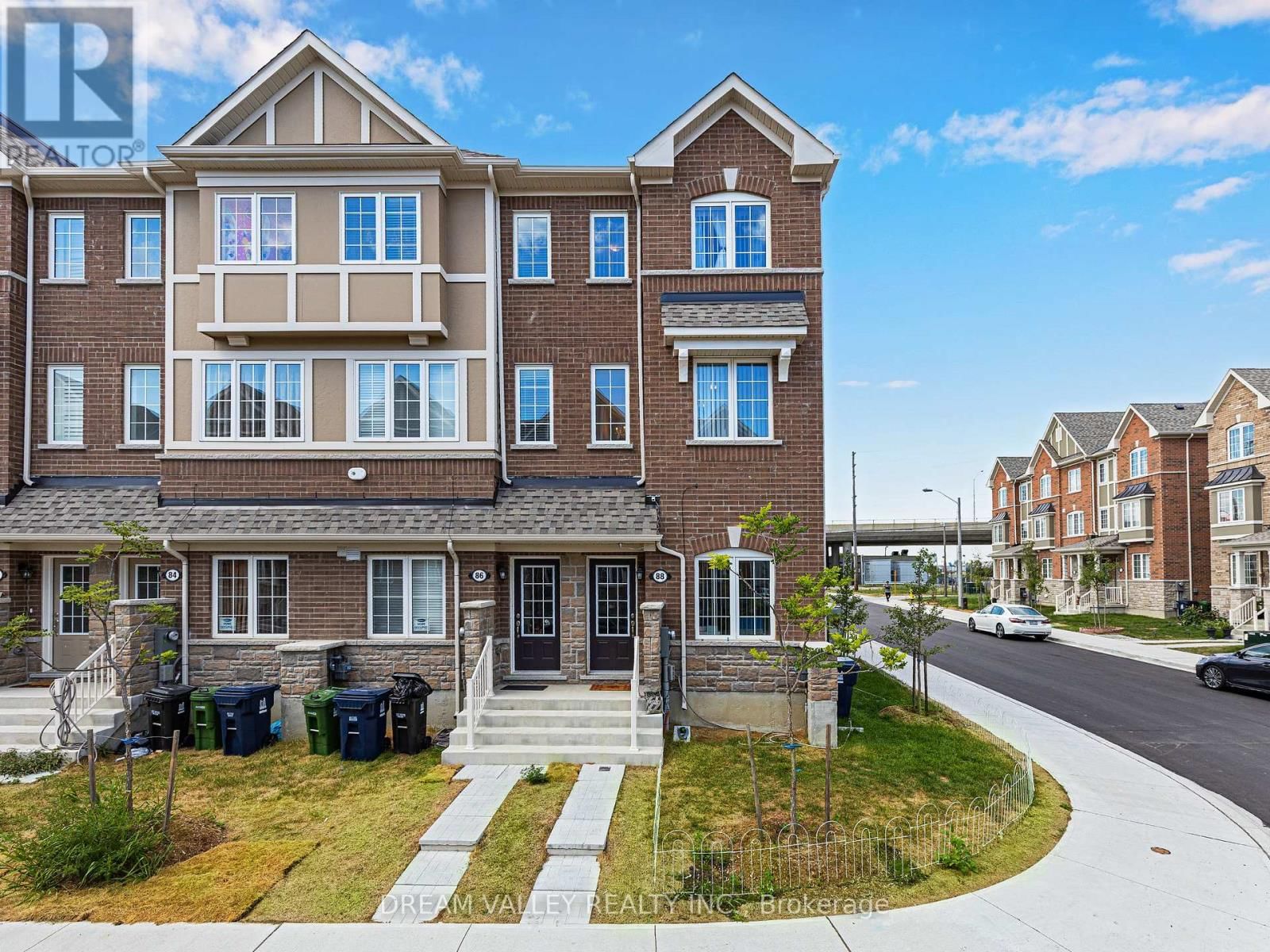 88 JOLLY WAY Image 1