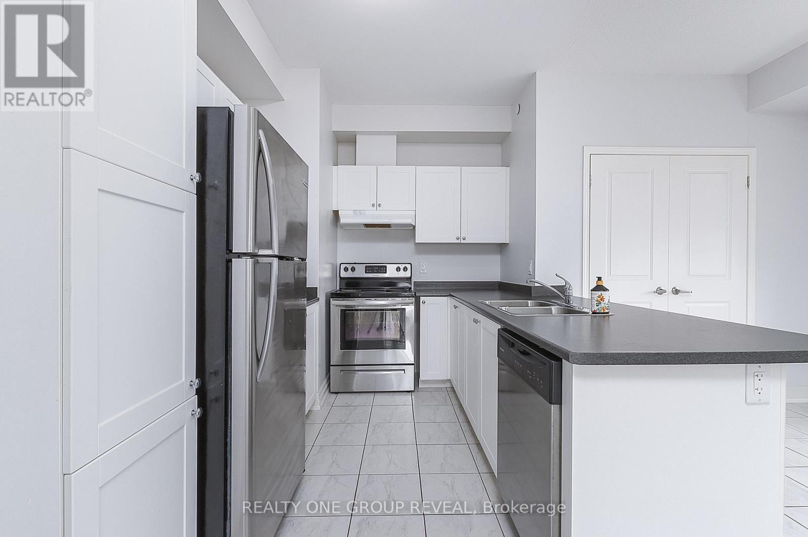 210 - 80 ASPEN SPRINGS DRIVE Image 13