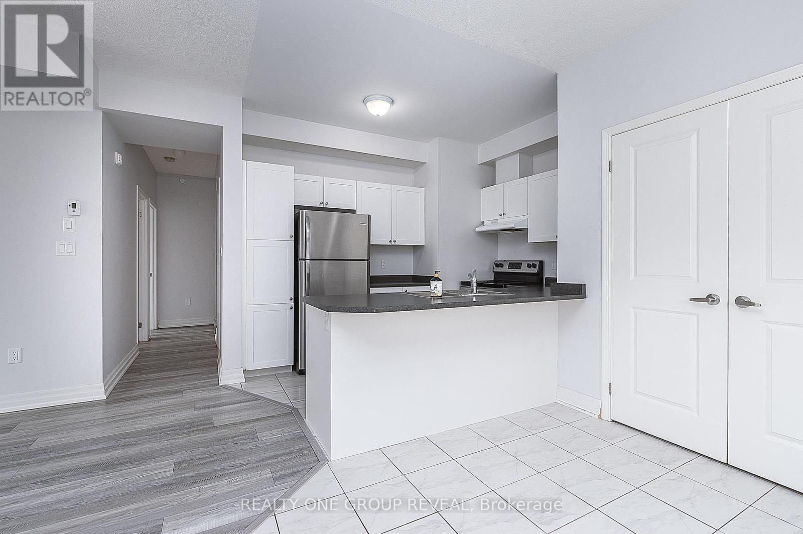 210 - 80 ASPEN SPRINGS DRIVE Image 16