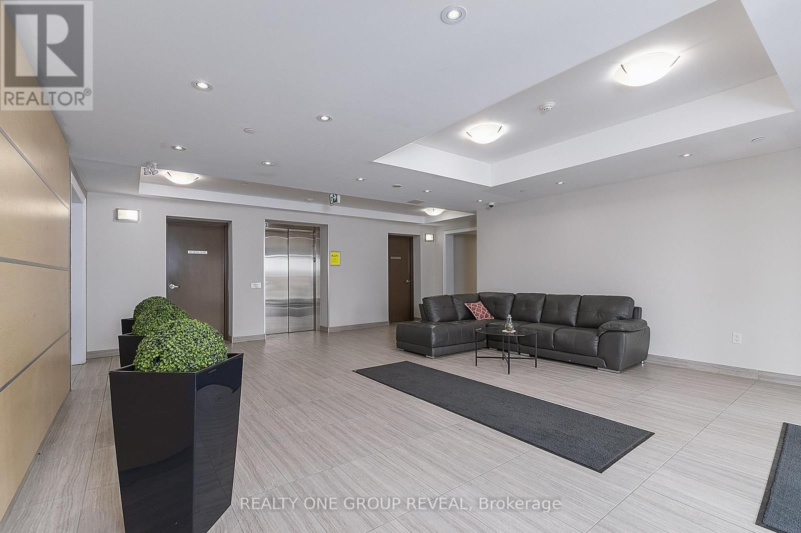 210 - 80 ASPEN SPRINGS DRIVE Image 2