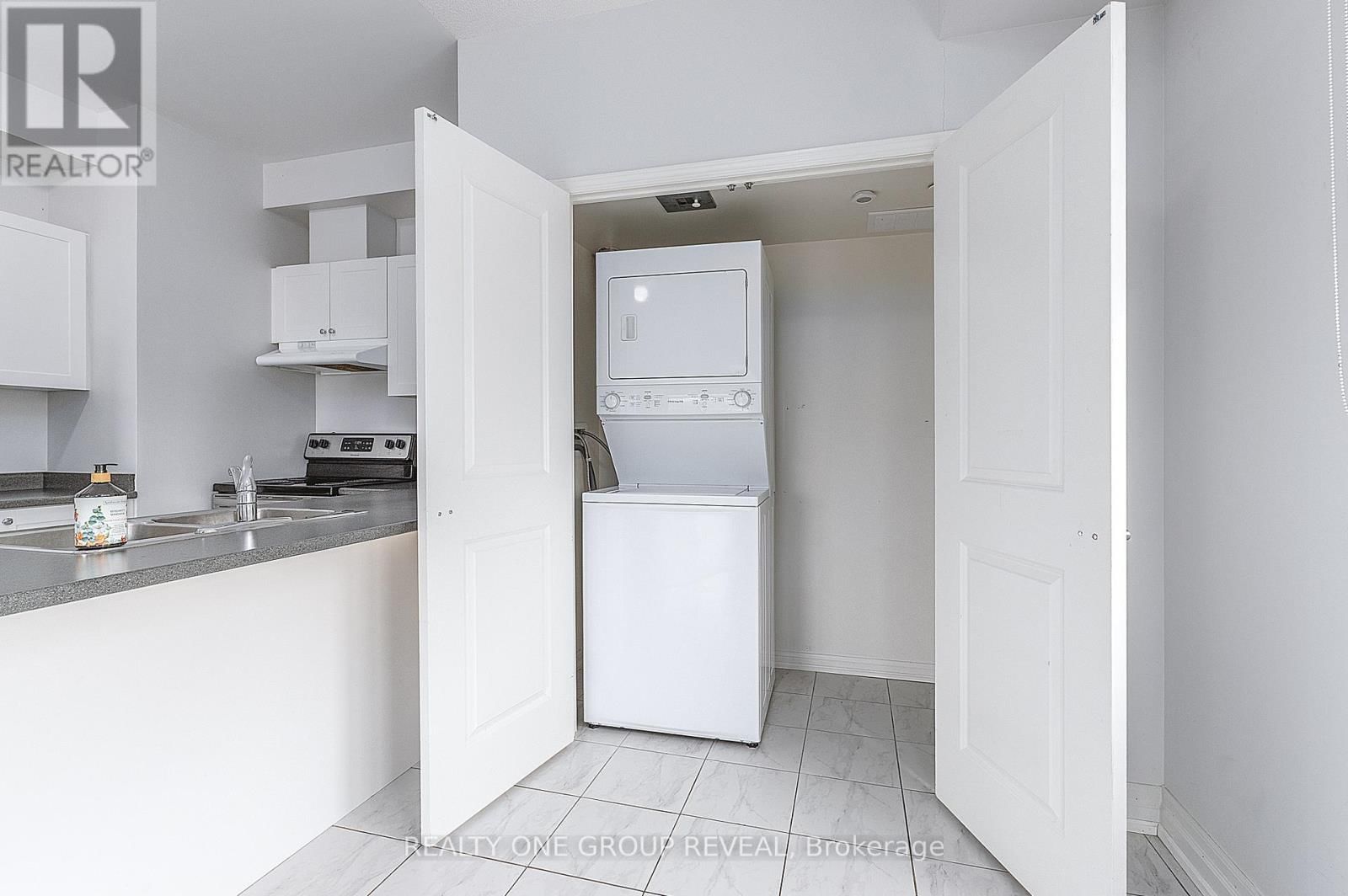 210 - 80 ASPEN SPRINGS DRIVE Image 20