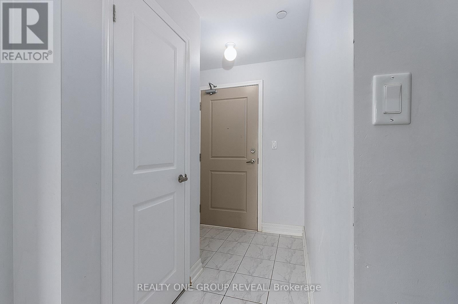 210 - 80 ASPEN SPRINGS DRIVE Image 3