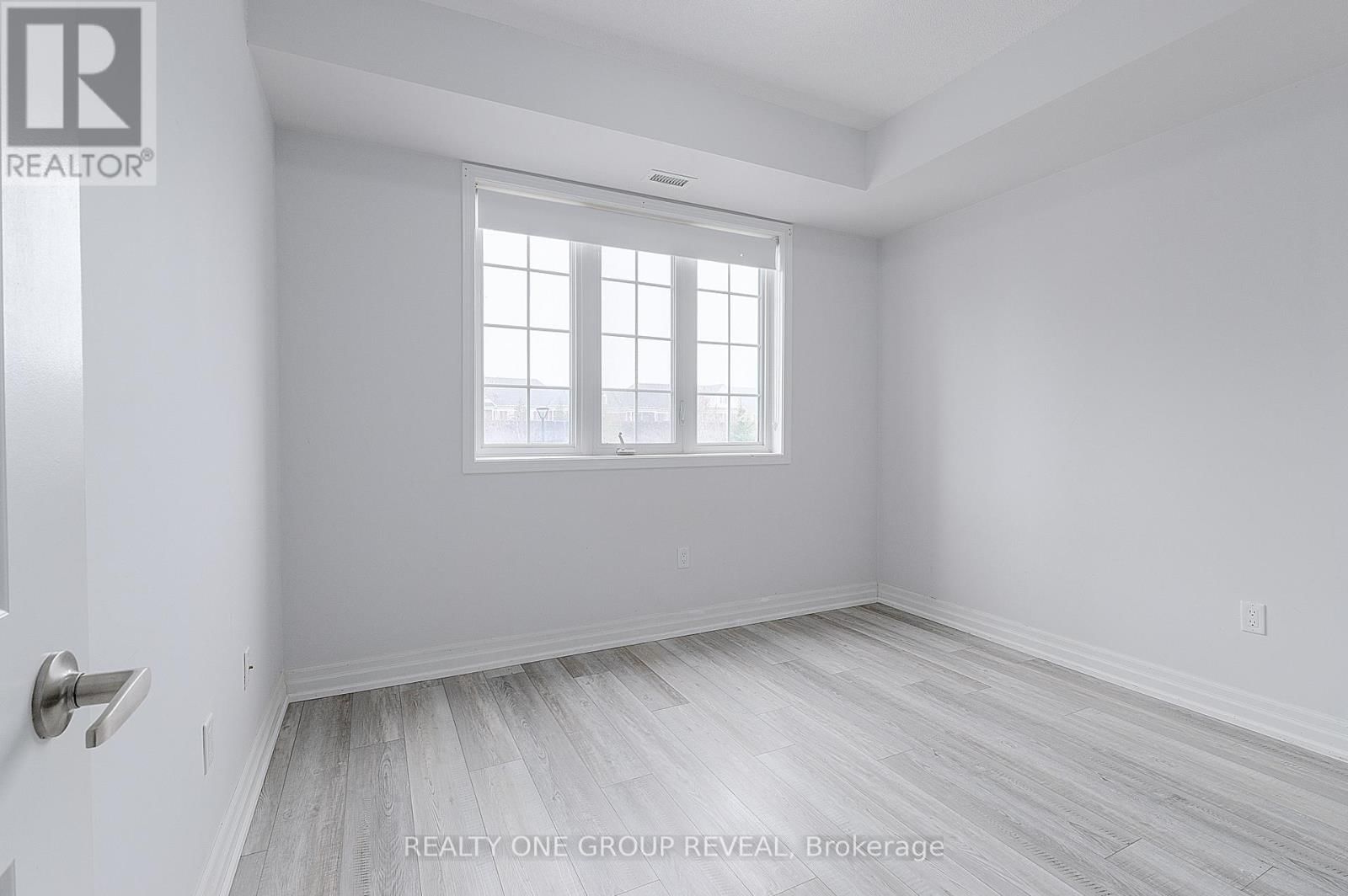 210 - 80 ASPEN SPRINGS DRIVE Image 4