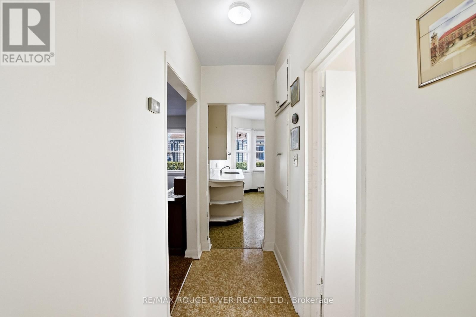 344 NIPIGON STREET Image 12