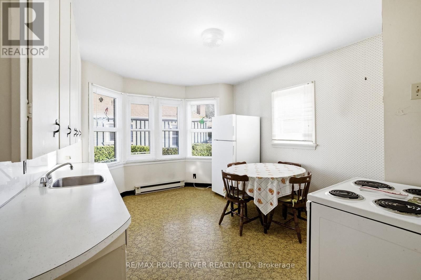 344 NIPIGON STREET Image 13