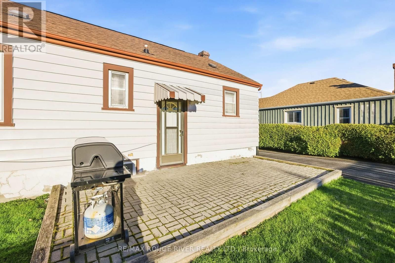 344 NIPIGON STREET Image 35