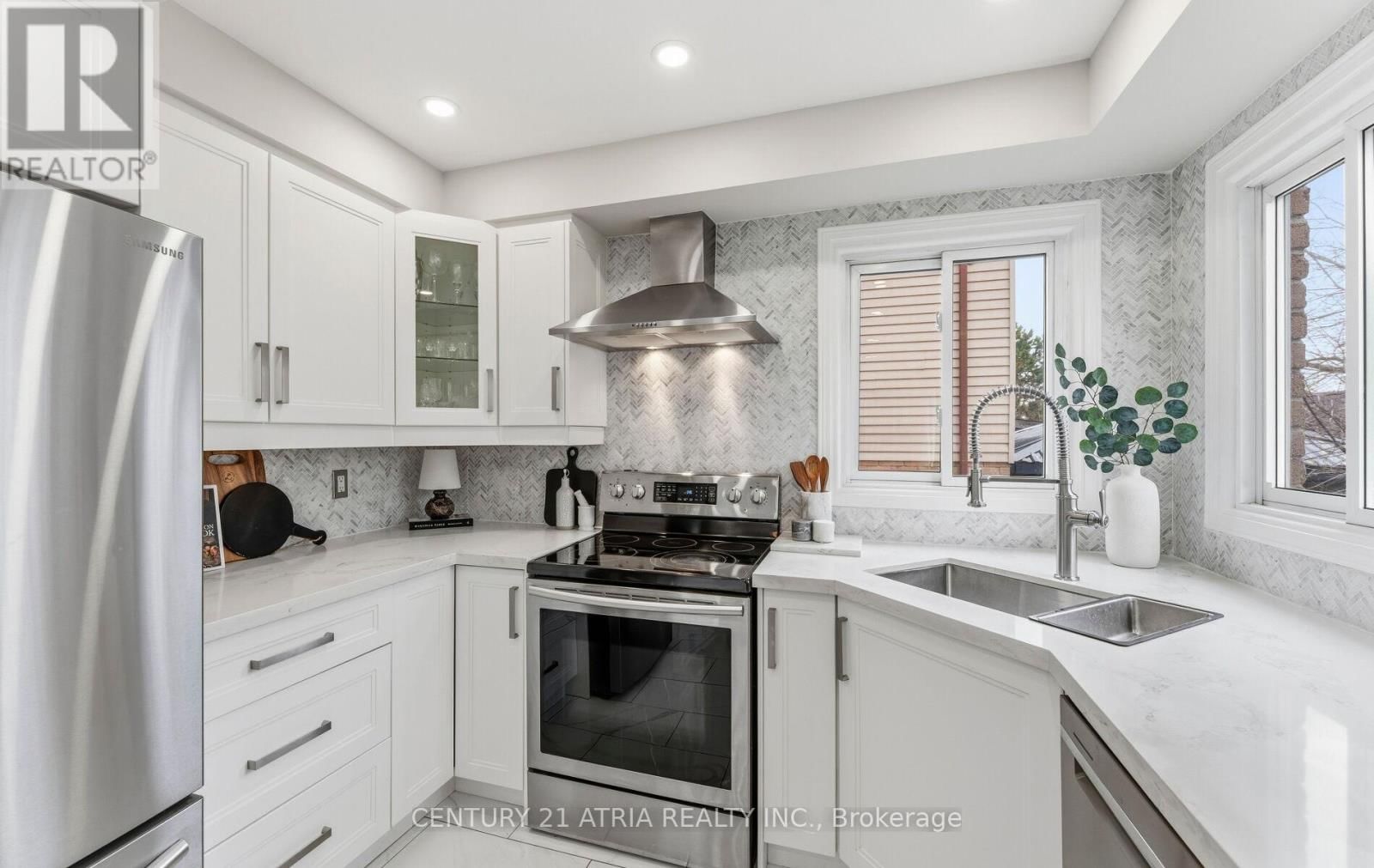 18 ELMEROY COURT Image 22