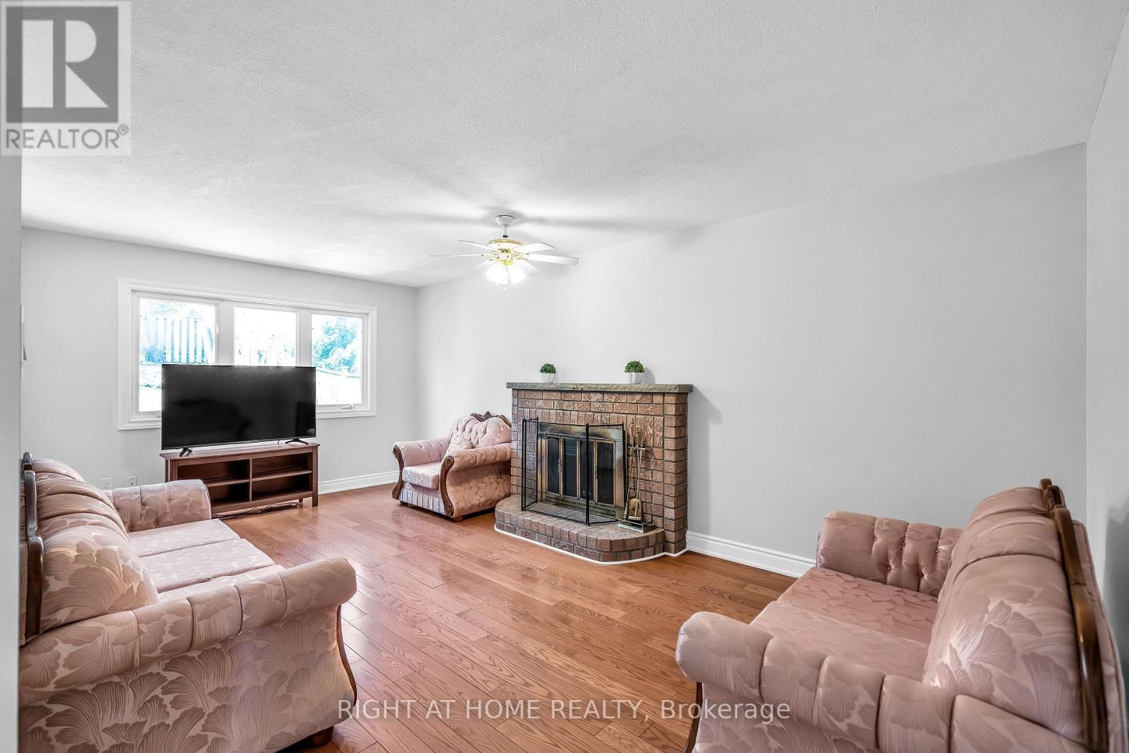 1657 DELLBROOK AVENUE Image 10