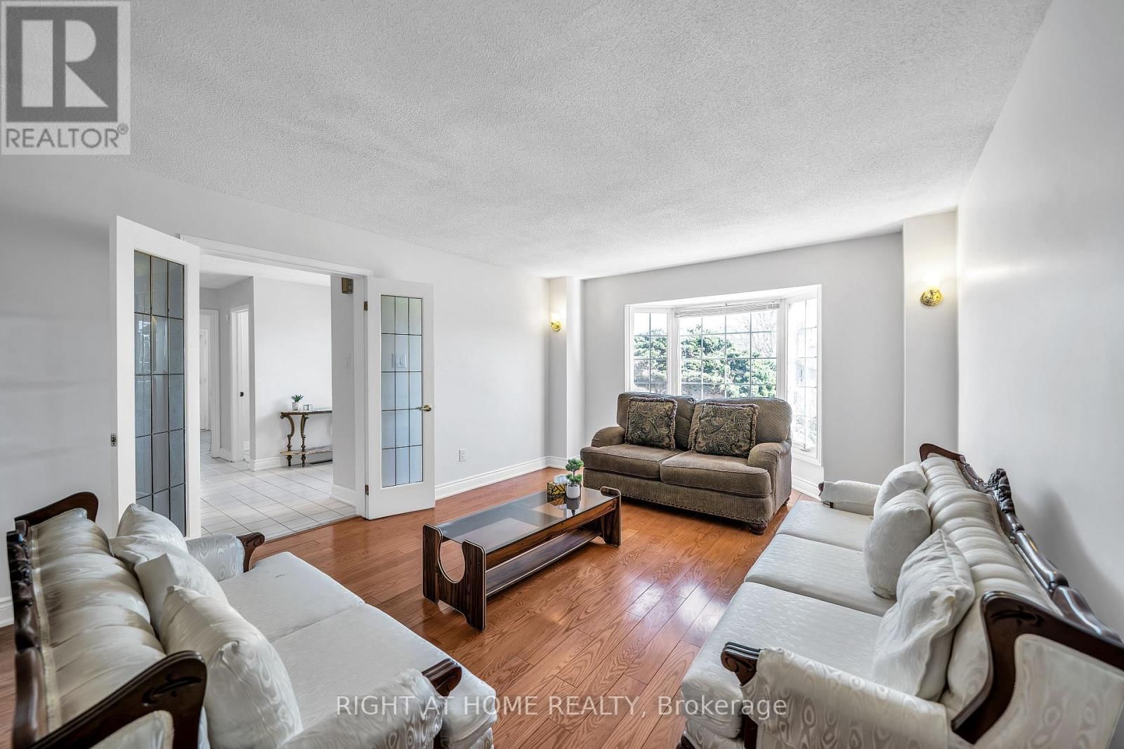 1657 DELLBROOK AVENUE Image 11