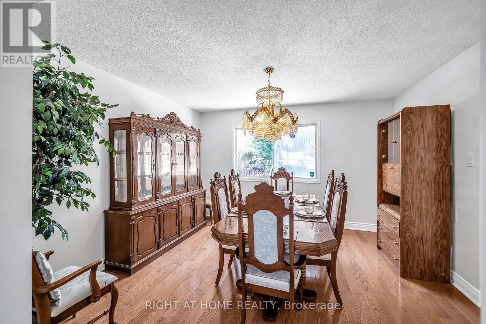 1657 DELLBROOK AVENUE Image 12