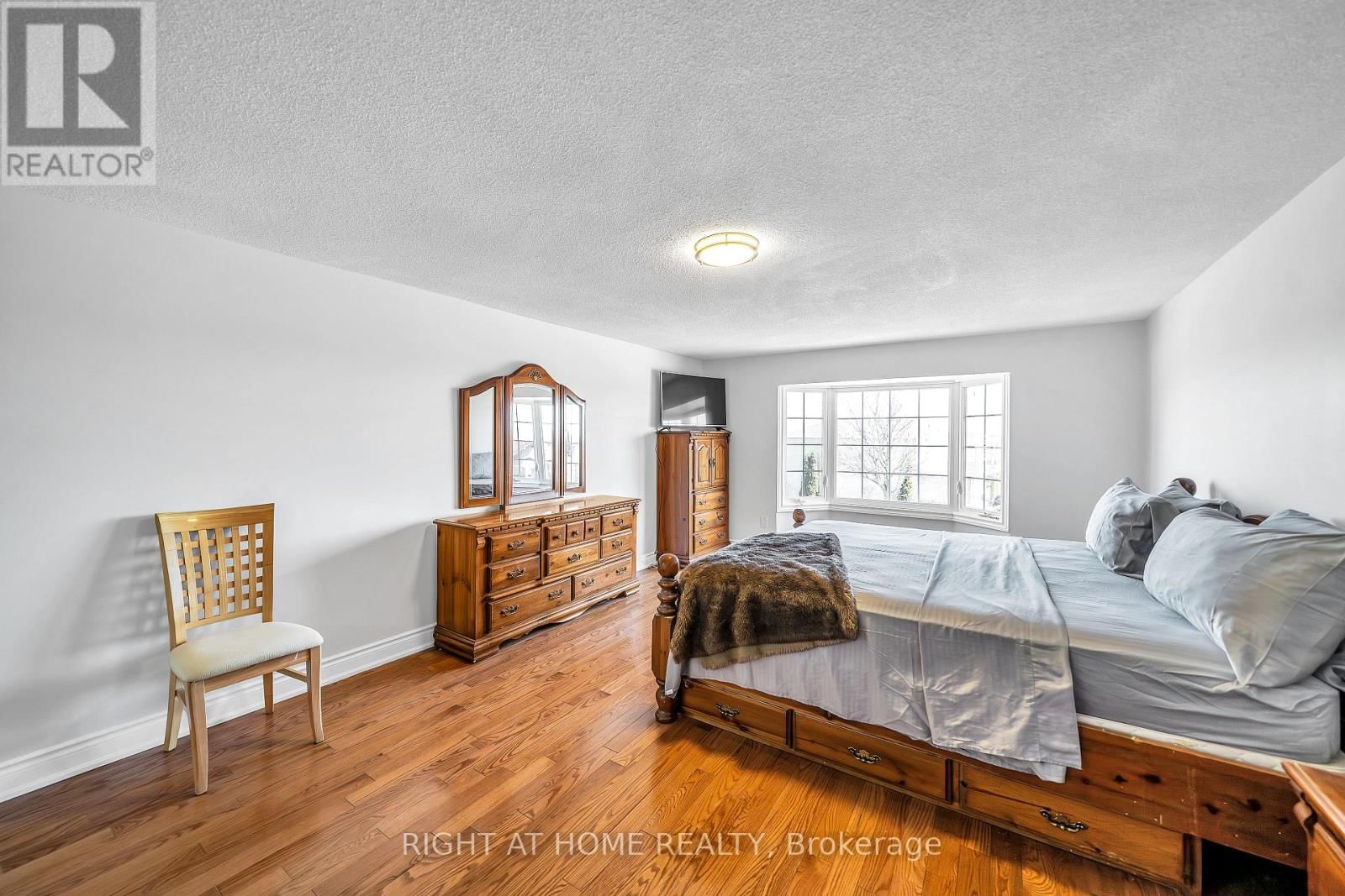 1657 DELLBROOK AVENUE Image 22