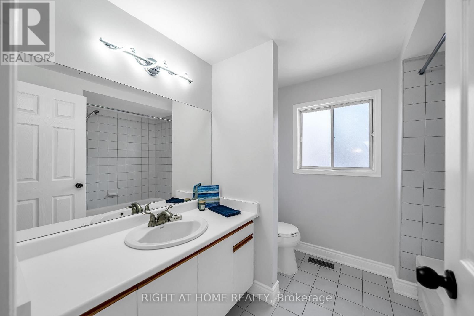 1657 DELLBROOK AVENUE Image 31