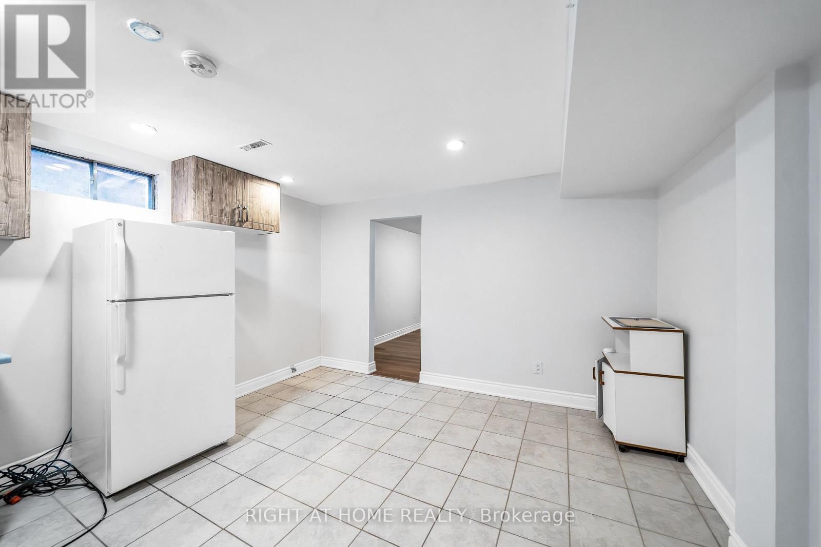 1657 DELLBROOK AVENUE Image 37