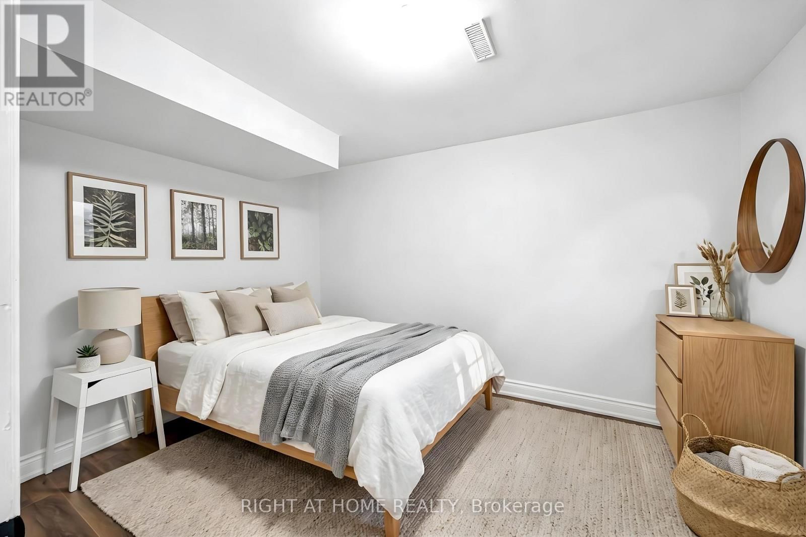 1657 DELLBROOK AVENUE Image 42