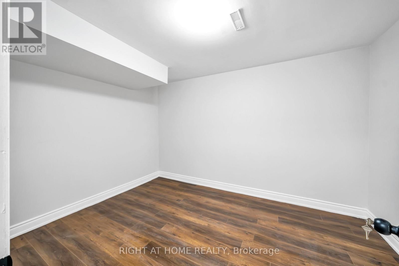 1657 DELLBROOK AVENUE Image 43