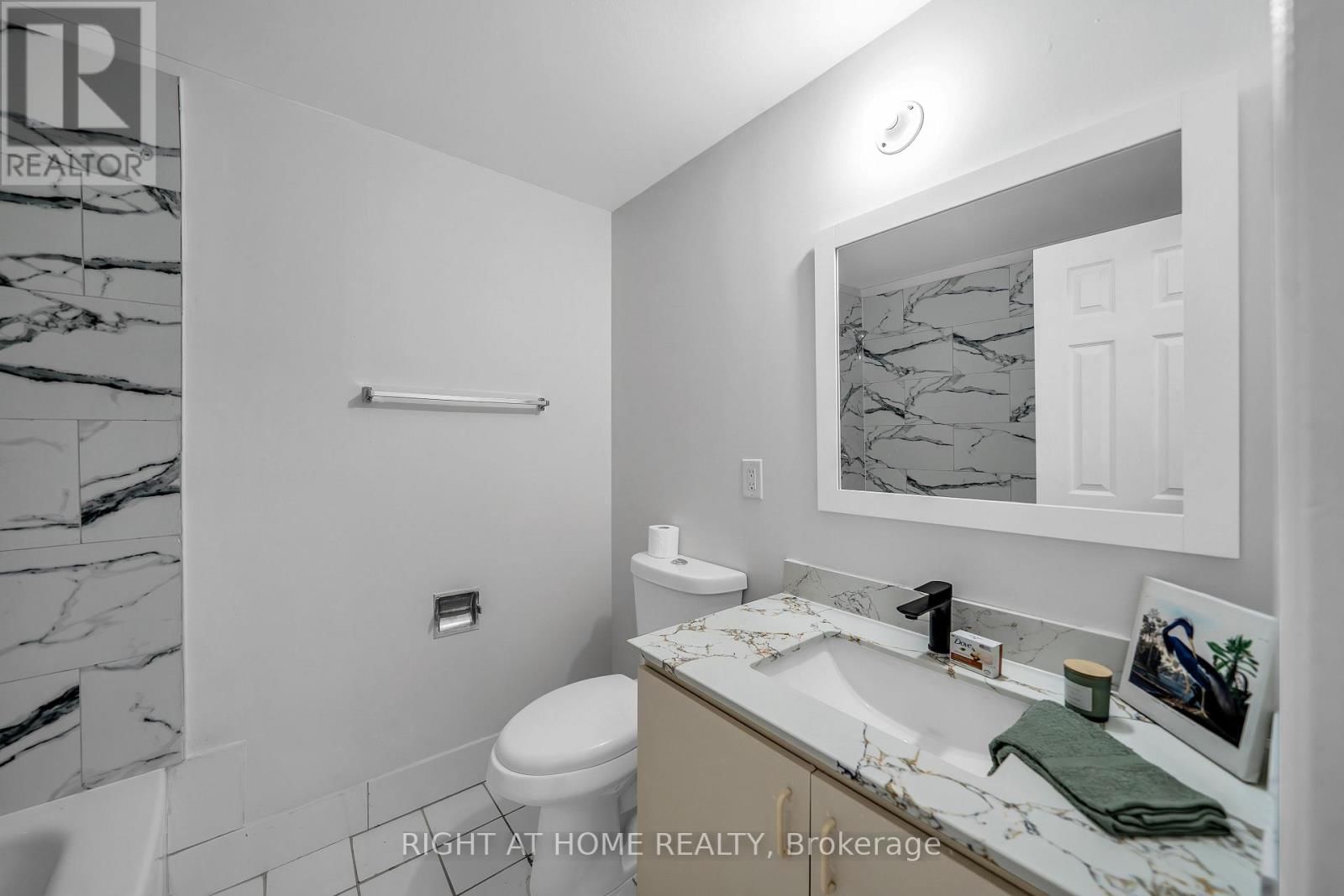 1657 DELLBROOK AVENUE Image 45