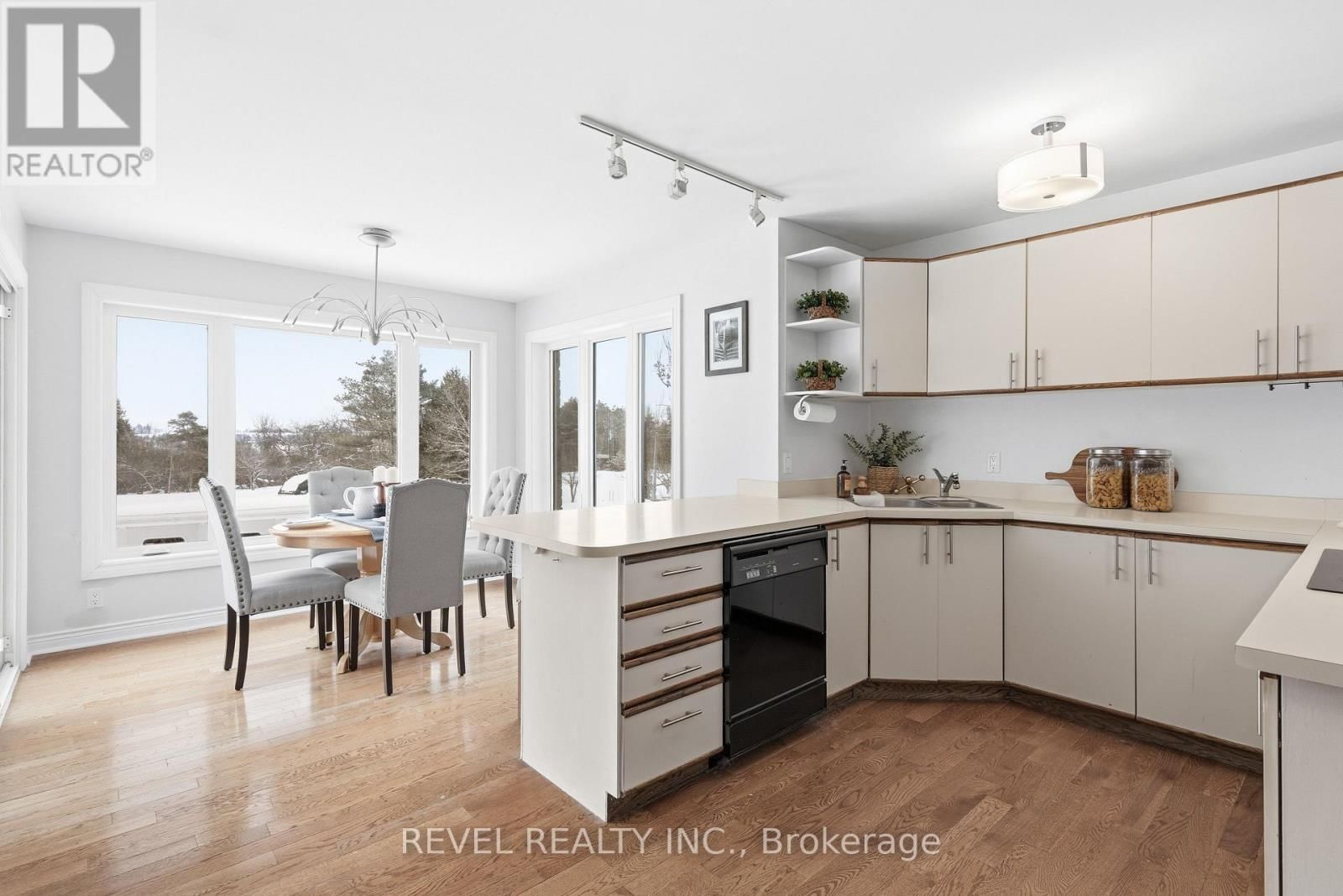 30 CASTLE HARBOUR DRIVE Image 10