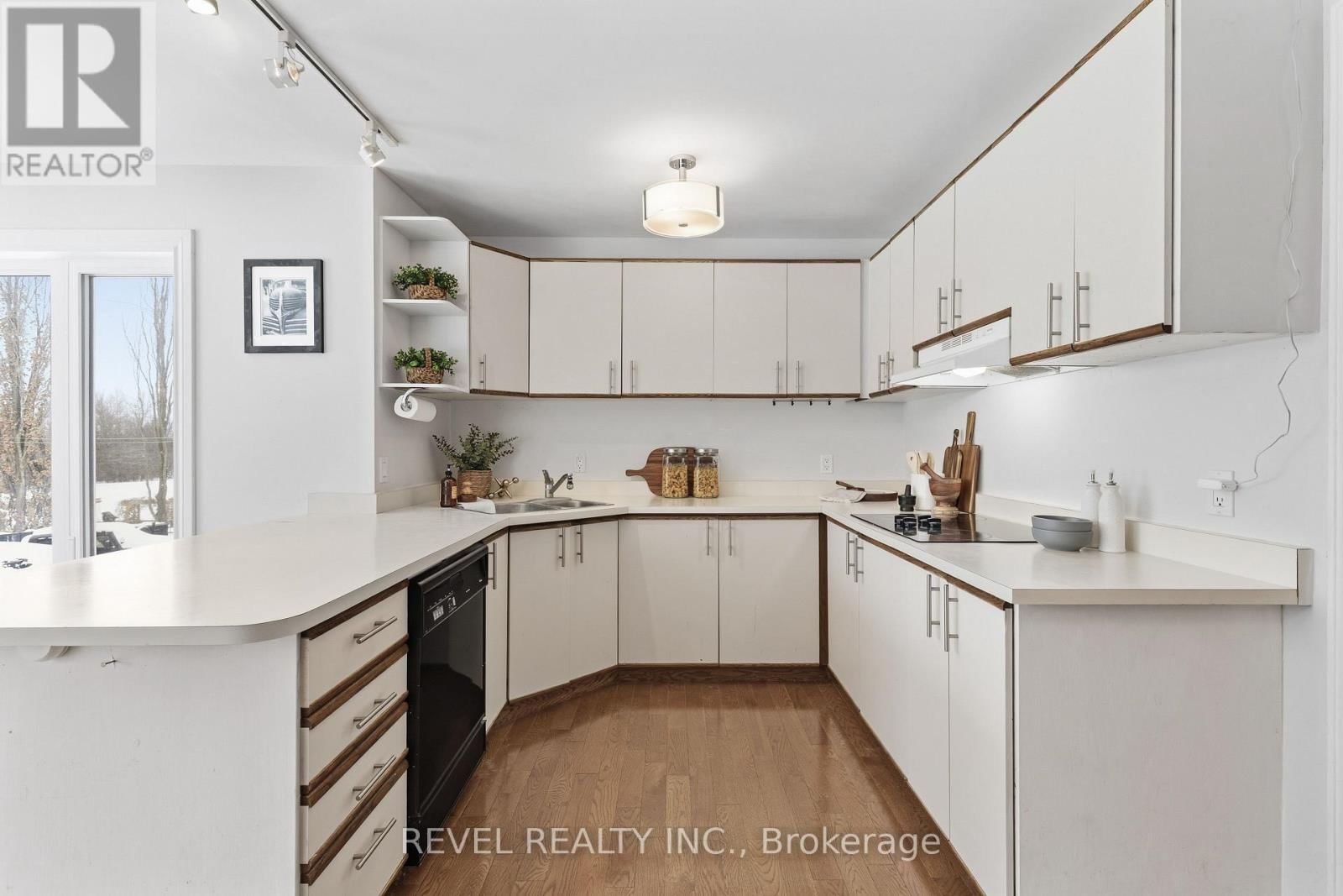 30 CASTLE HARBOUR DRIVE Image 11