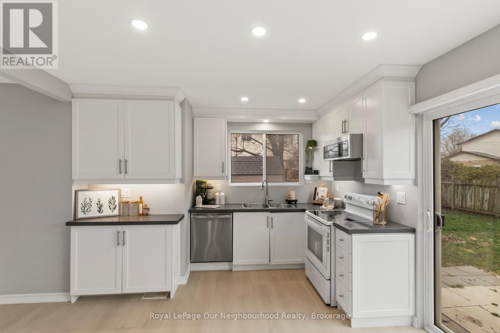 75 LITTLE AVENUE Image 6