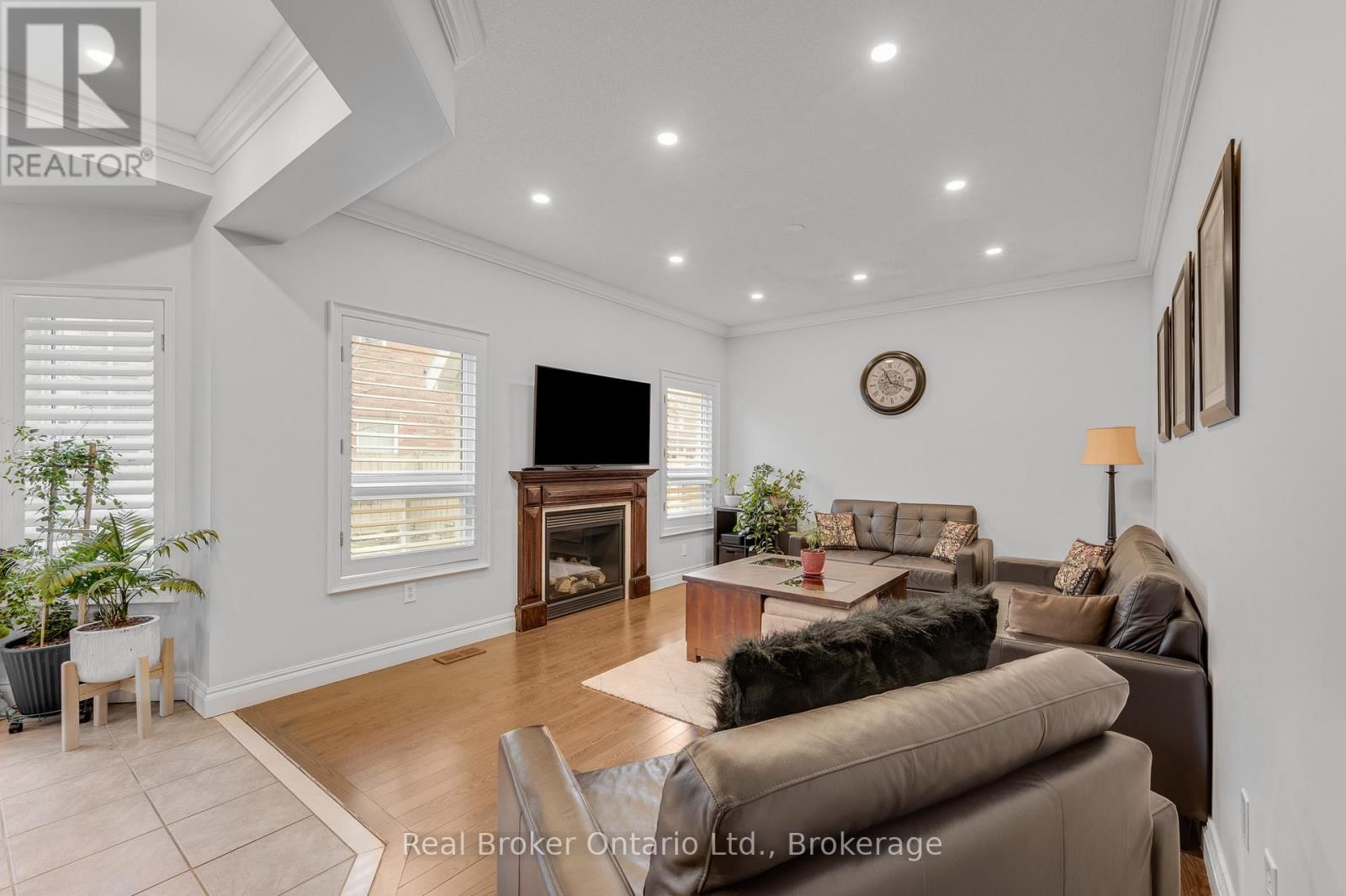 6 WILSONGARY CIRCLE Image 12