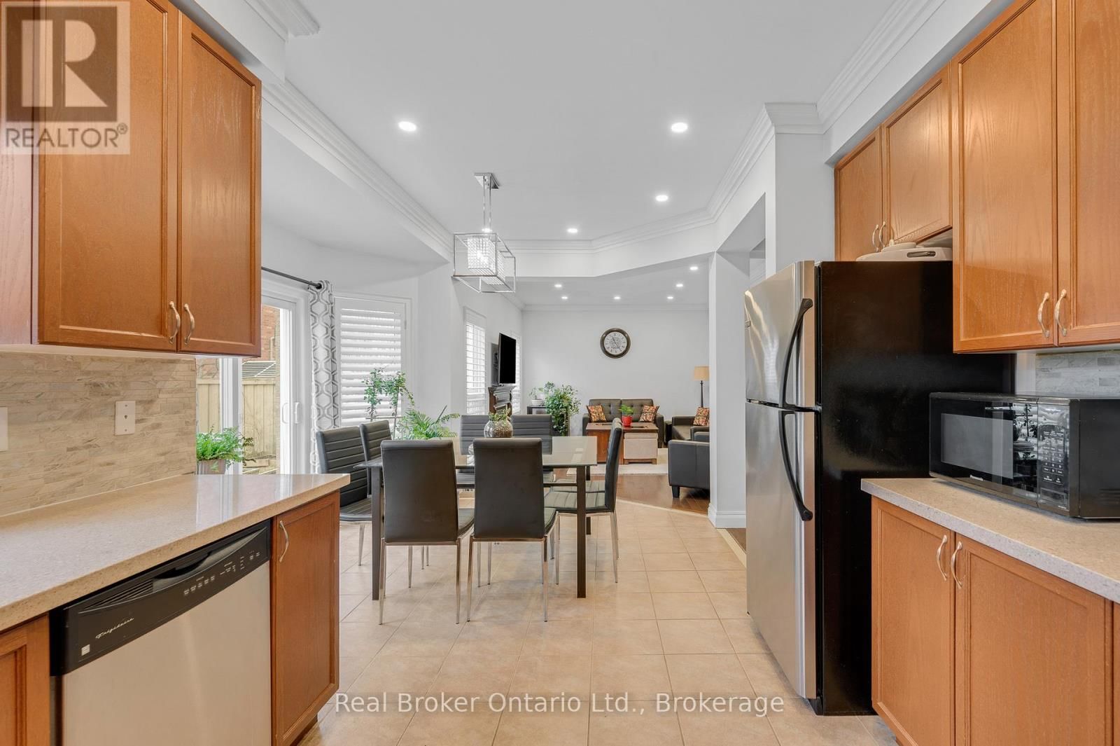 6 WILSONGARY CIRCLE Image 18