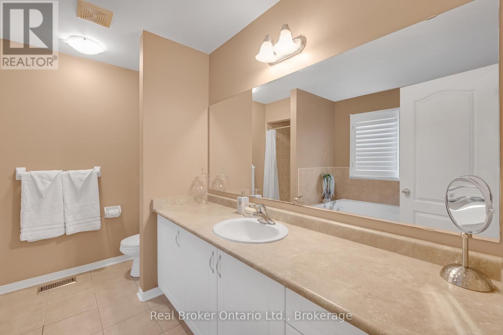 6 WILSONGARY CIRCLE Image 25