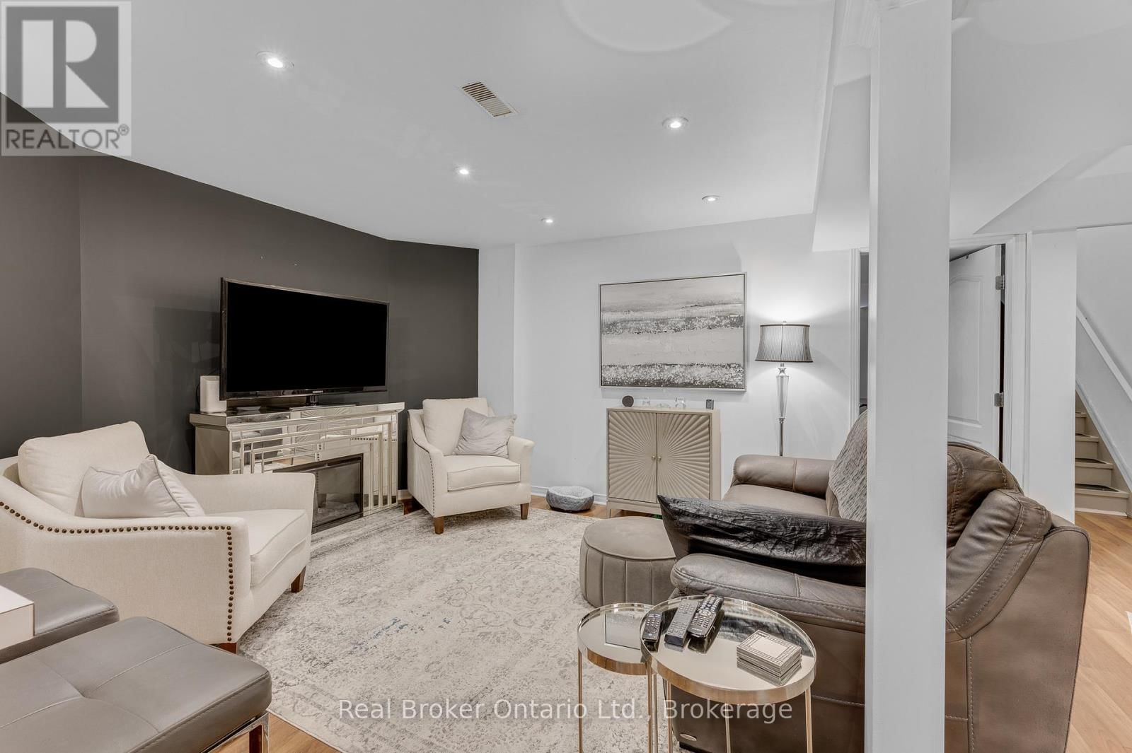 6 WILSONGARY CIRCLE Image 37