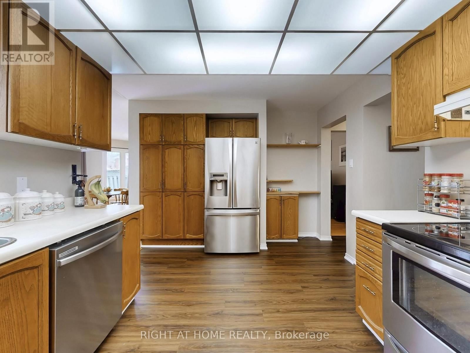 531 STEEPLE HILL Image 10