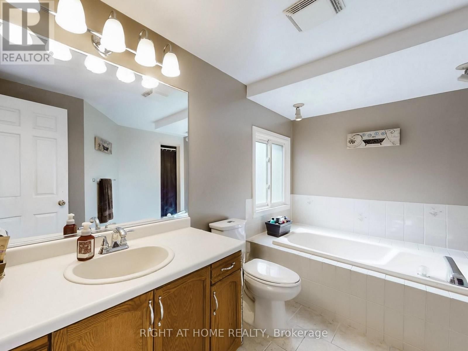 531 STEEPLE HILL Image 20