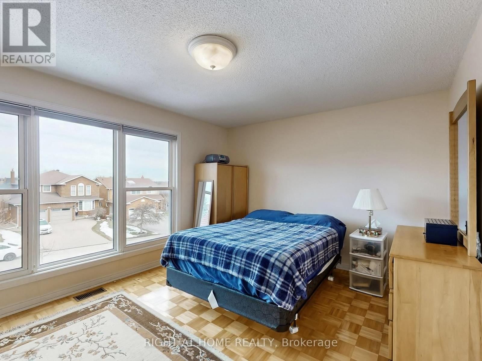 531 STEEPLE HILL Image 21