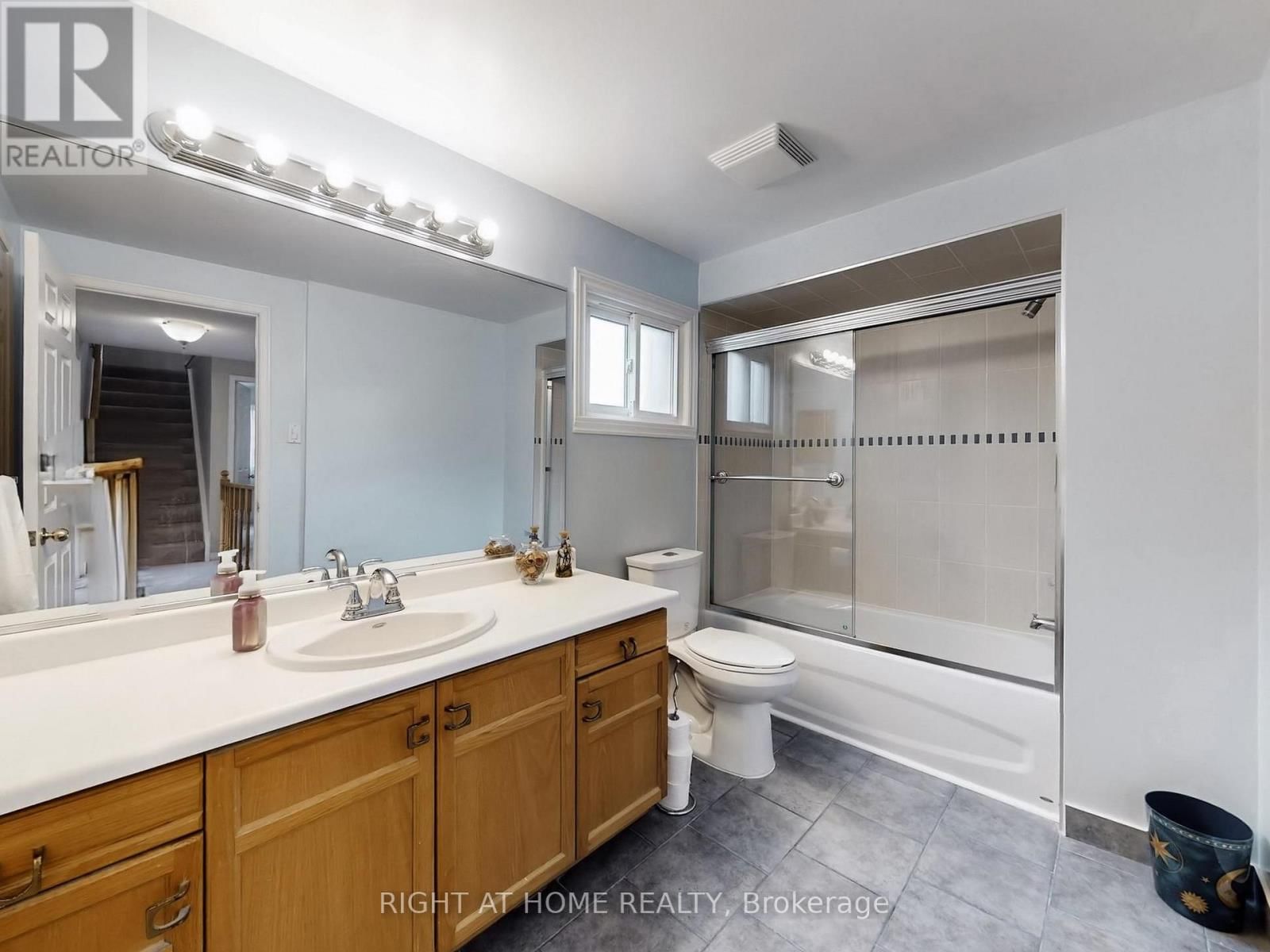 531 STEEPLE HILL Image 23