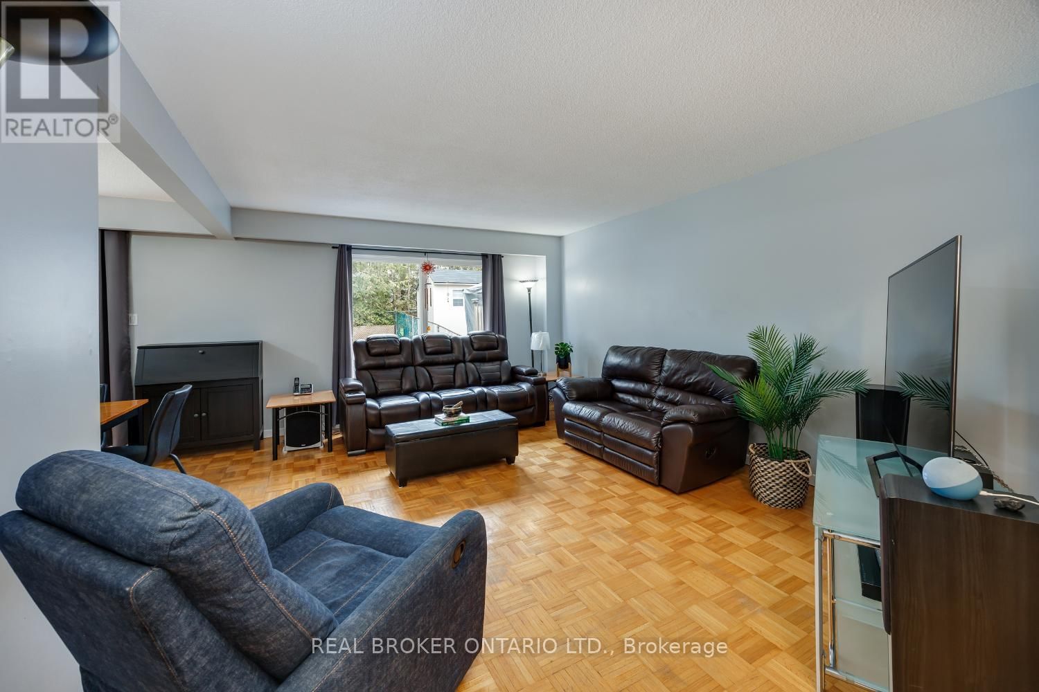 71 ROSER CRESCENT Image 15