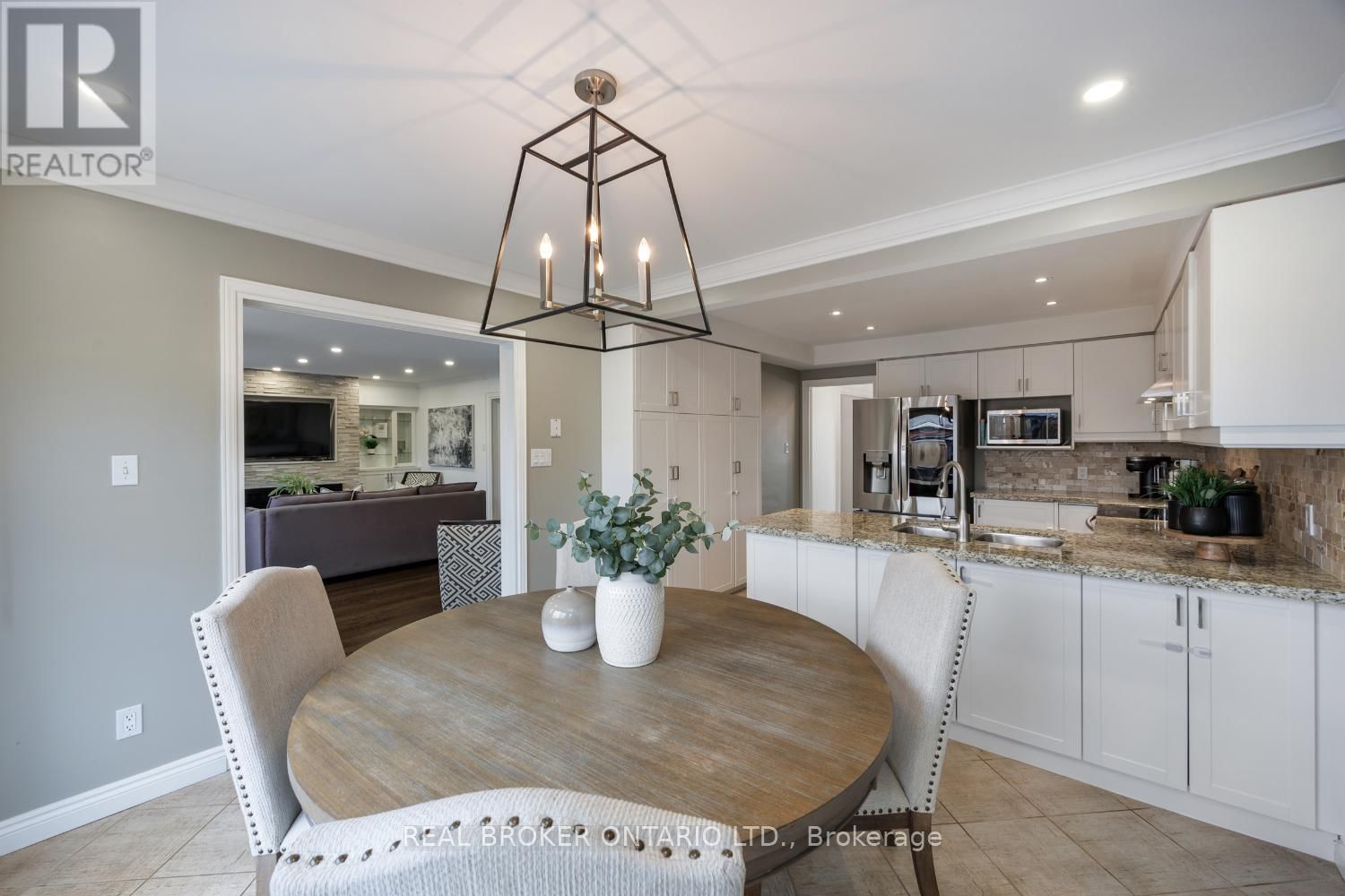 55 MULL CRESCENT Image 16