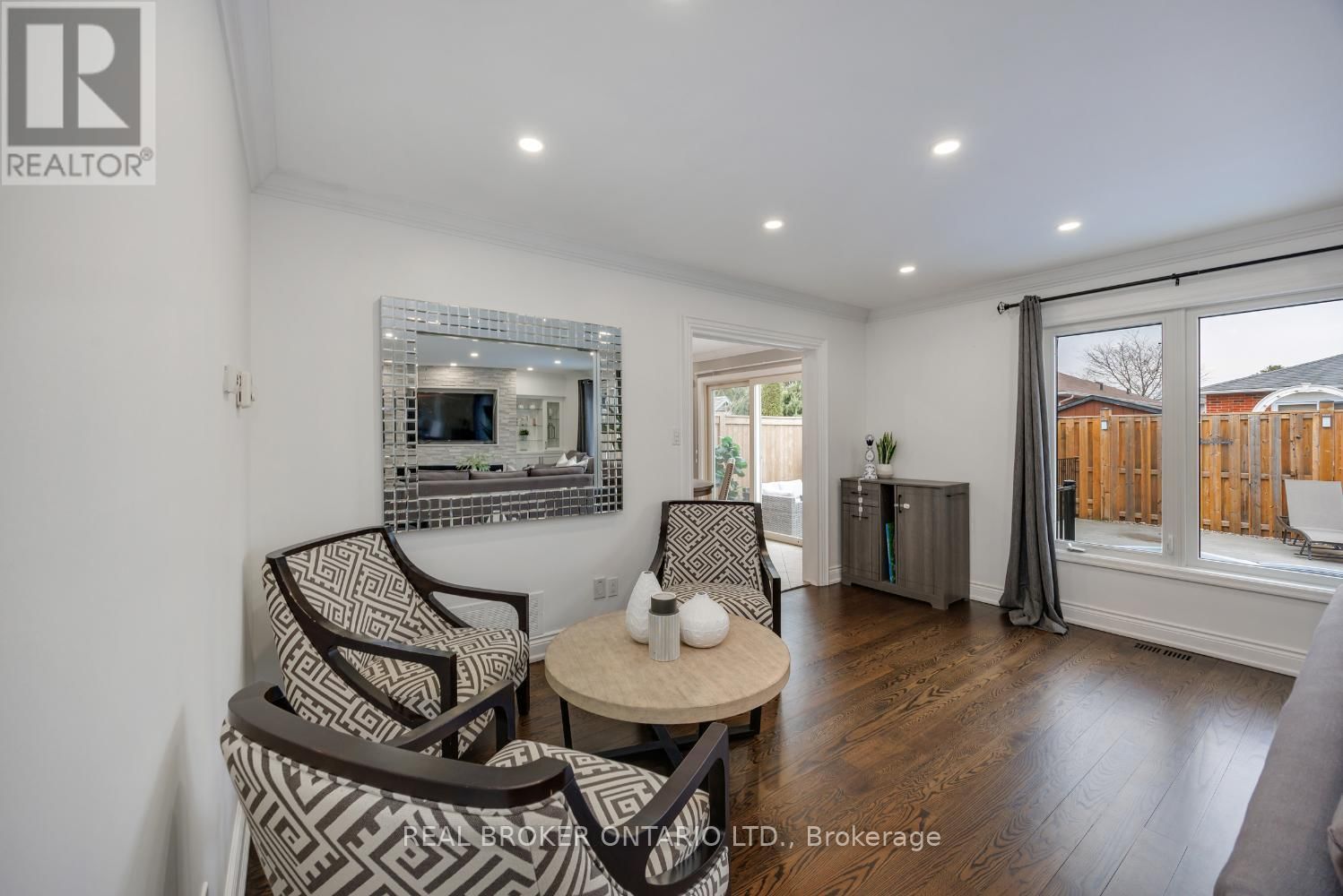 55 MULL CRESCENT Image 20