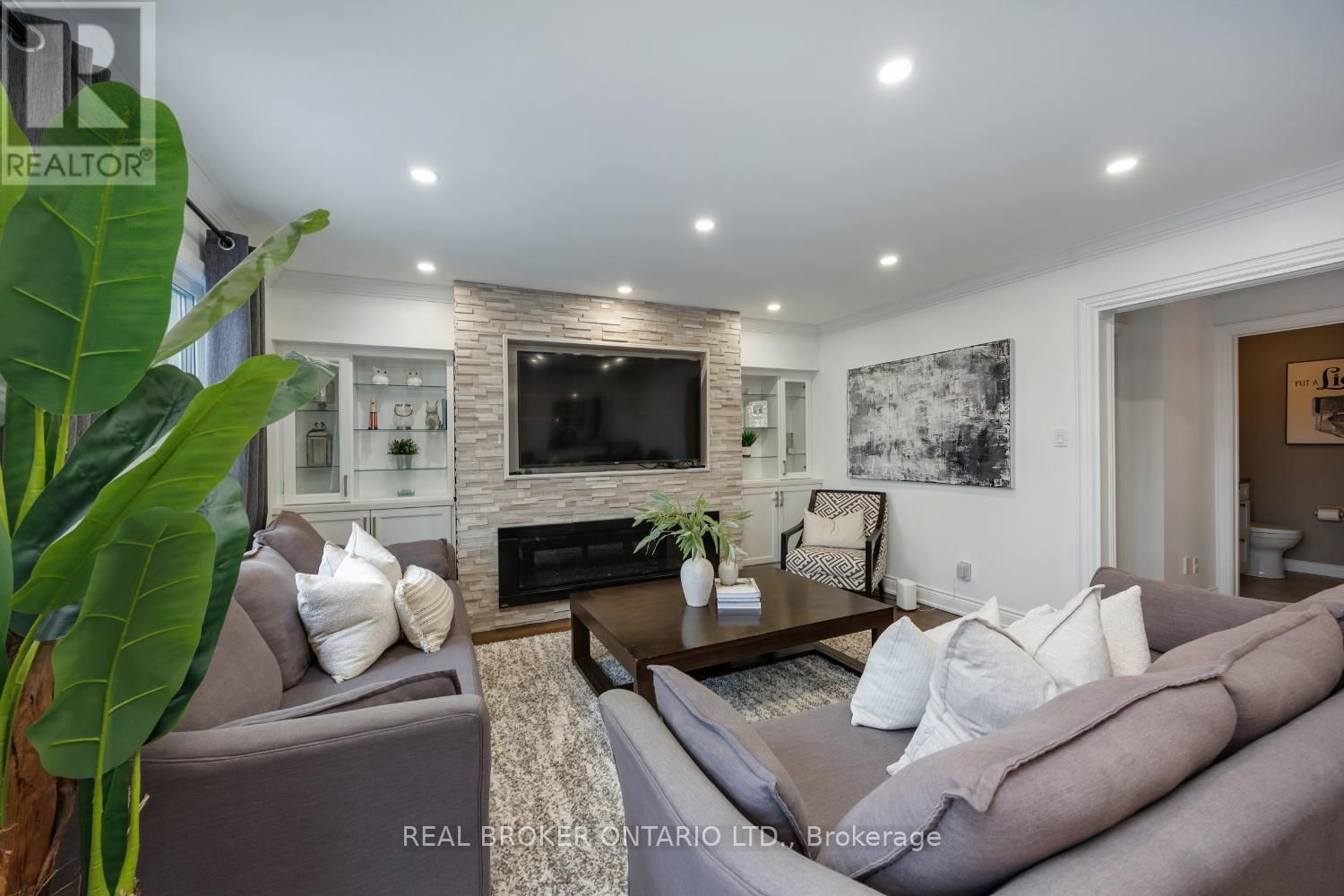 55 MULL CRESCENT Image 22