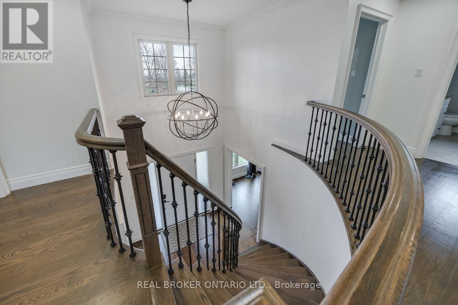 55 MULL CRESCENT Image 25