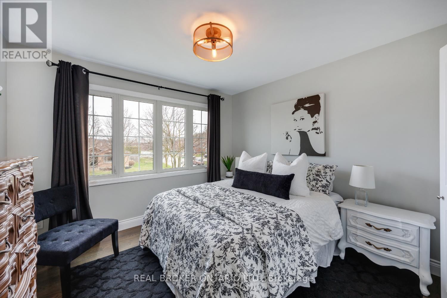 55 MULL CRESCENT Image 31