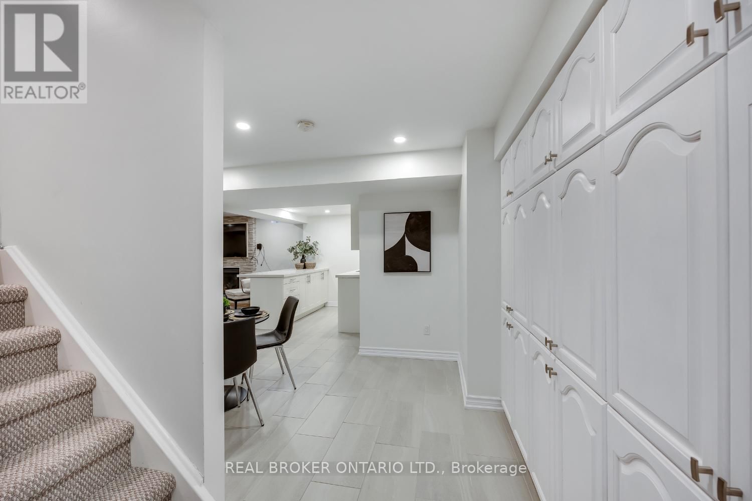 55 MULL CRESCENT Image 33